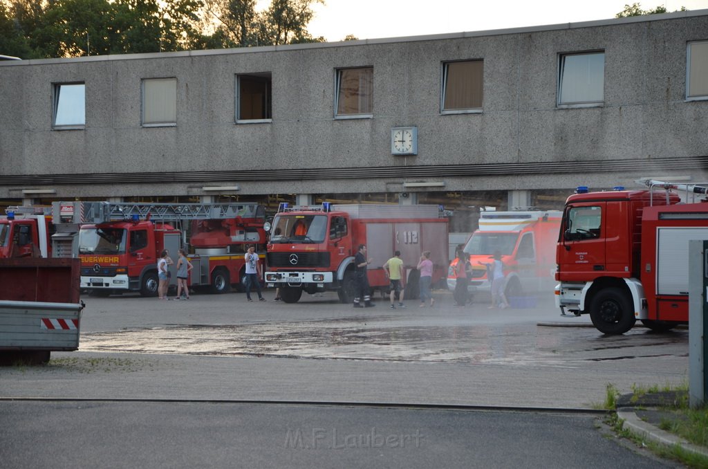 Einsatz BF Koeln Klimaanlage Reisebus defekt A 3 Rich Koeln hoehe Leverkusen P183.JPG